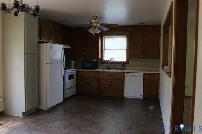 Building Photo - 4019 Shallowood Dr