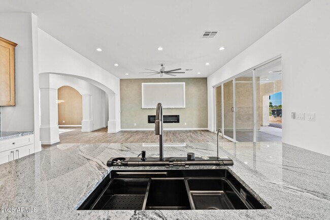 Building Photo - 22926 W La Mirada Dr