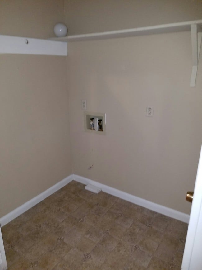 Building Photo - 107 Shannon Dr