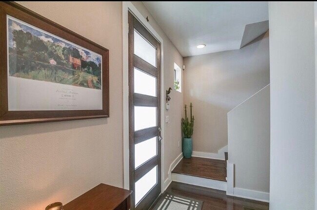 Building Photo - 1703 Patterson St