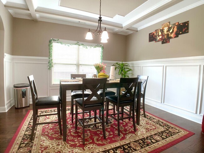 Building Photo - 2925 McManus Cir