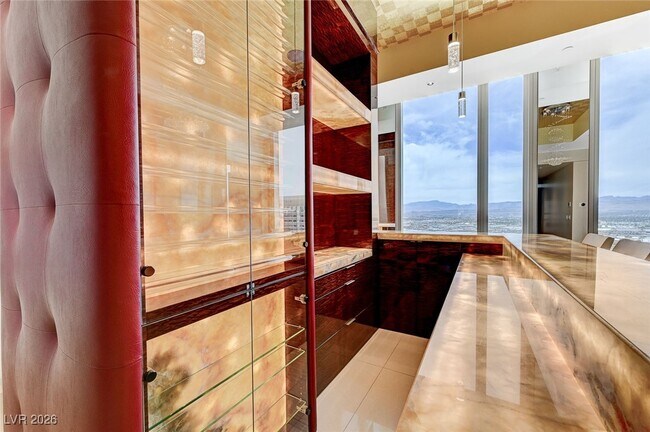 Building Photo - 3750 S Las Vegas Blvd