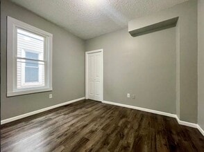 Building Photo - 587 Charles Ave