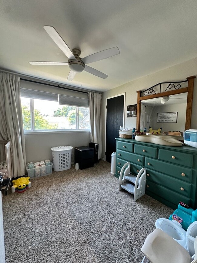 Building Photo - Gorgeous single- family home with Detached...