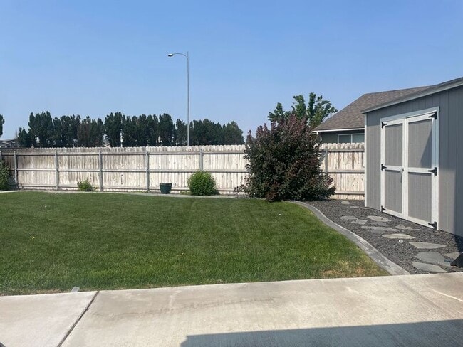 Building Photo - 5524 Cleveland Ln
