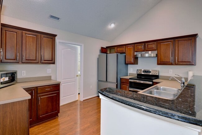 Building Photo - Easy Single Floor Living