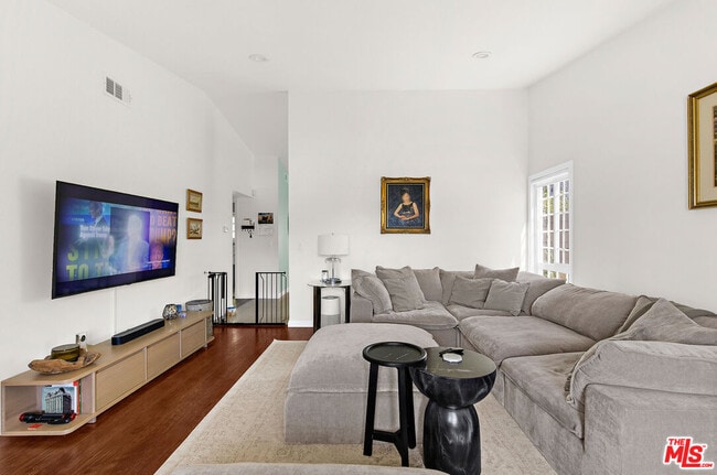 Building Photo - 13223 Arabella St