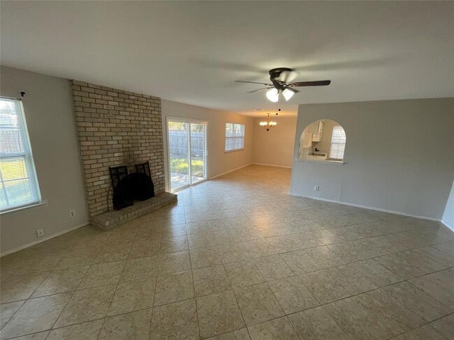Building Photo - 12013 Swallow Dr