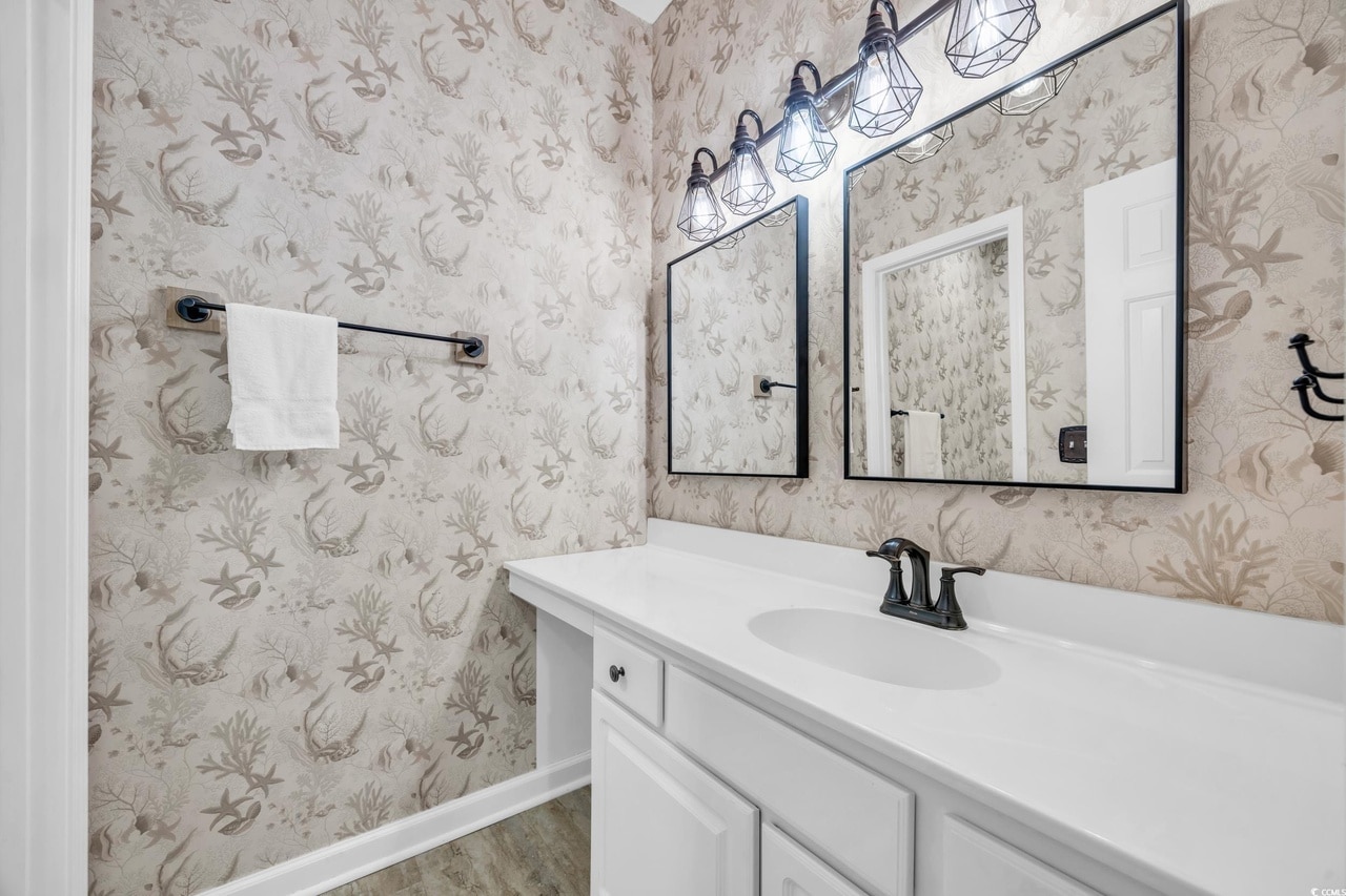 Master Bath - 612 River Oaks Dr