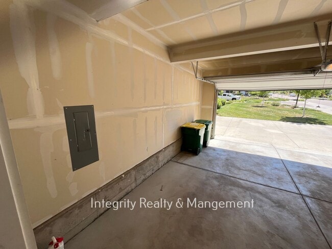 Building Photo - 2457 Majorca Dr