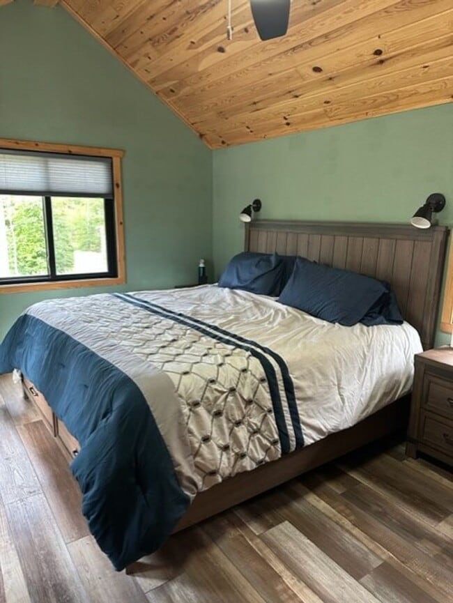 Building Photo - East Twin Lake Home - 3 BR, 2 Bath Single ...