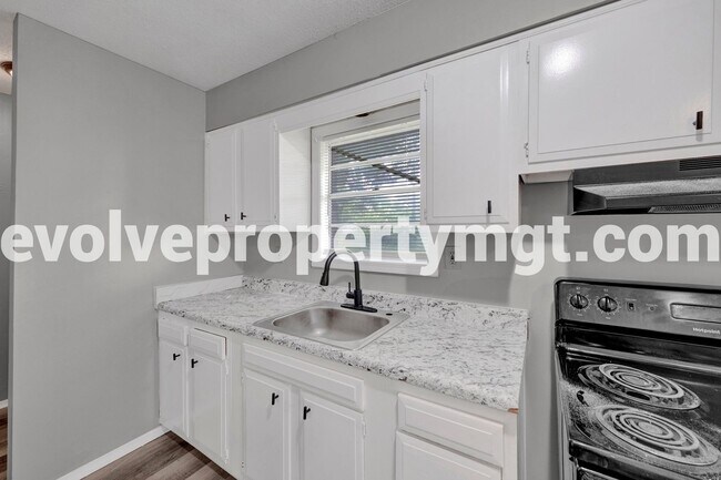 Building Photo - 3782 Marty St