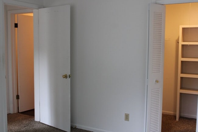 Building Photo - Mountain Views & Midtown Convenience