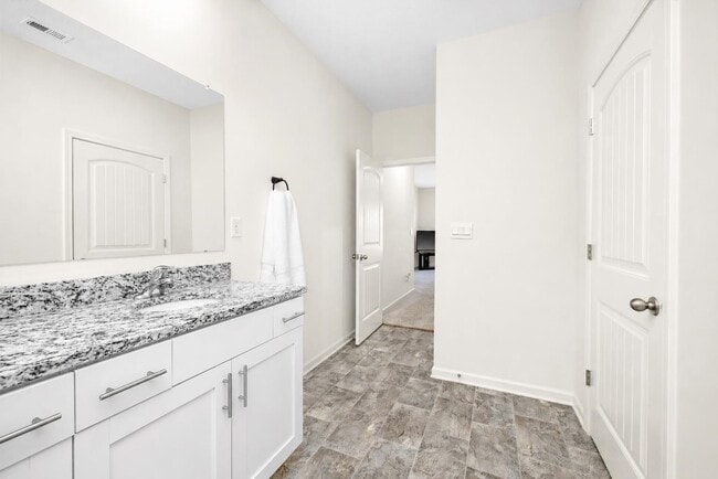 Building Photo - 4790 Barrett Oaks Dr