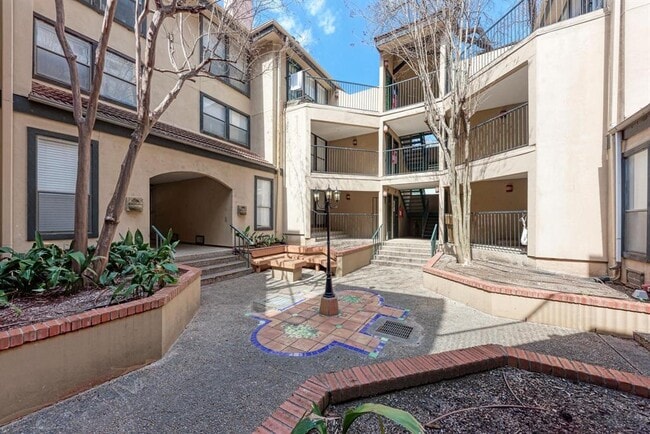 Primary Photo - 2110 Rio Grande St