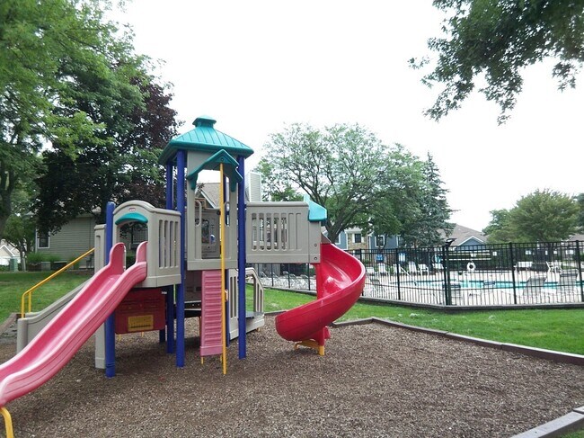 Building Photo - 1546 Williamsburg Dr