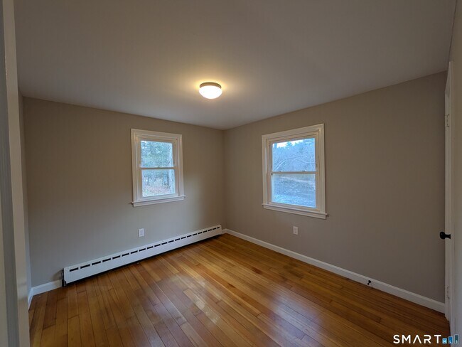 Building Photo - 414 Salmon Brook St