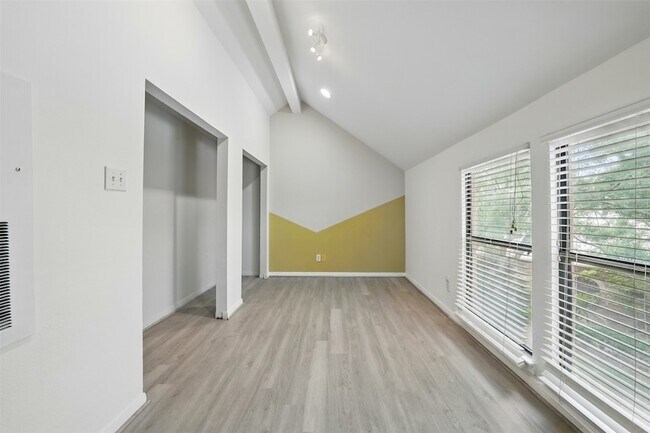 Building Photo - 4144 Greystone Way