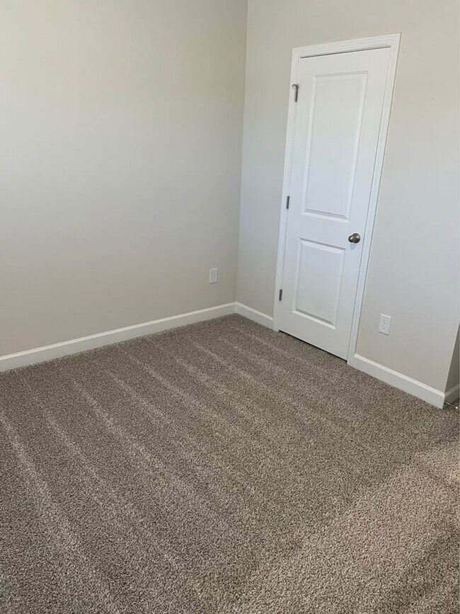 Building Photo - Available Soon! Stunning Five Bedroom, Three Bath Home in Clear Pond!