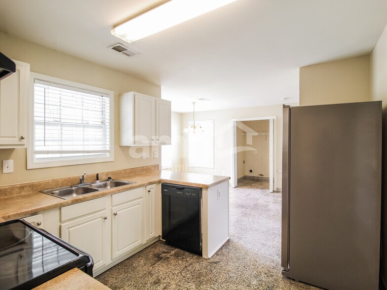 Building Photo - 962 Garden Meadows Cir