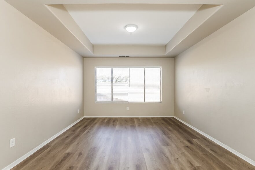 Building Photo - 5245 W Bowker St