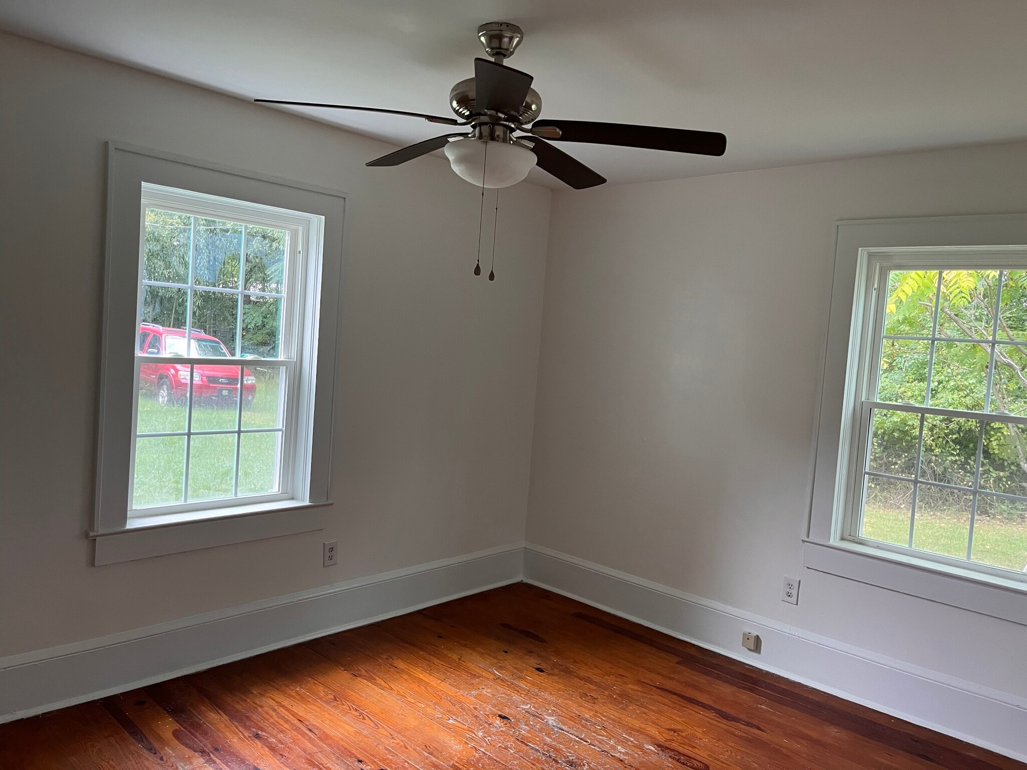 Bedroom 1 - 1095 W Main St