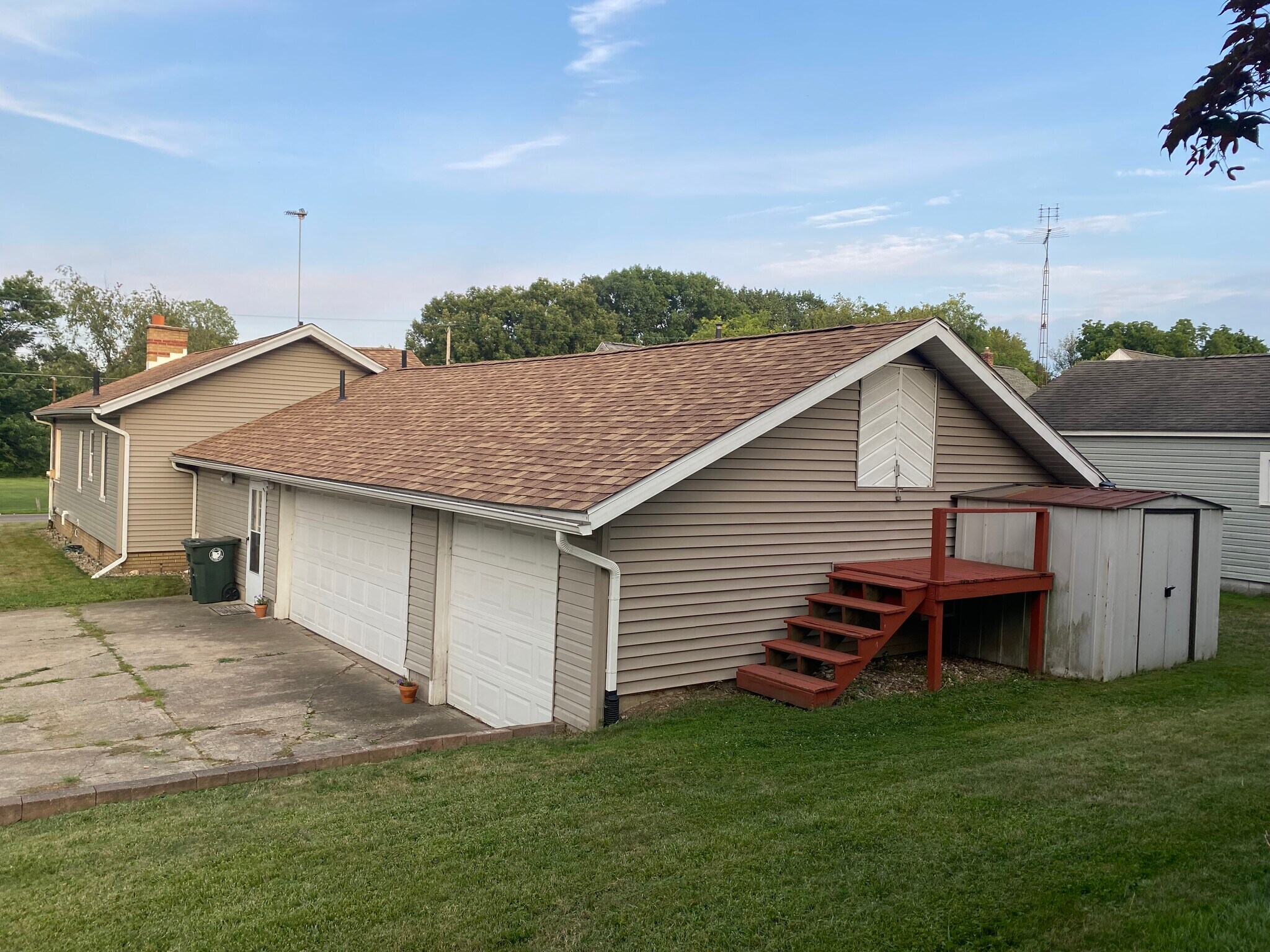 Building Photo - 2617 Maple Ave NE