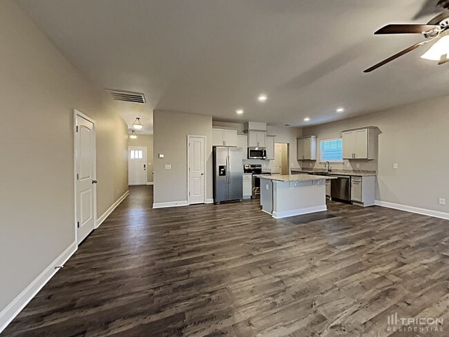 Building Photo - 1104 Downing Bluff Dr