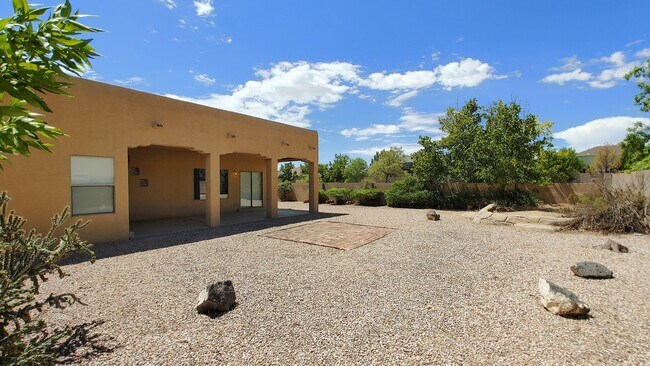 Building Photo - 7123 Luz De La Luna Pl NW