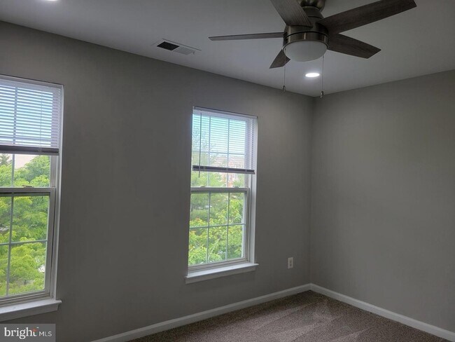 Building Photo - 44189 Litchfield Terrace