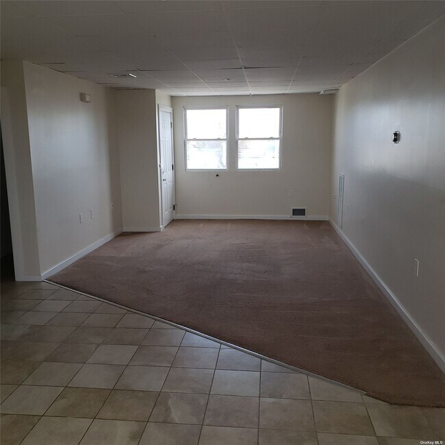 Building Photo - 32 Sheridan Rd