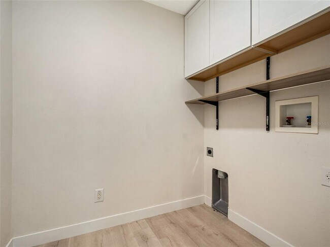 Building Photo - 3906 Quartz Ave