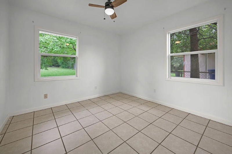 Building Photo - 1112 Anderson Dr