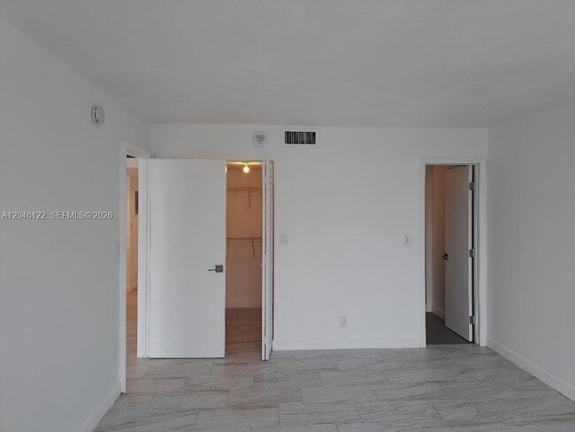 Building Photo - 1801 S Ocean Dr