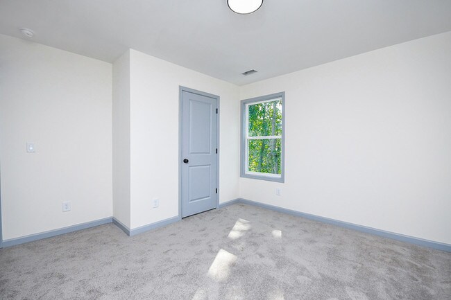 Building Photo - New Construction Ready for Move In!