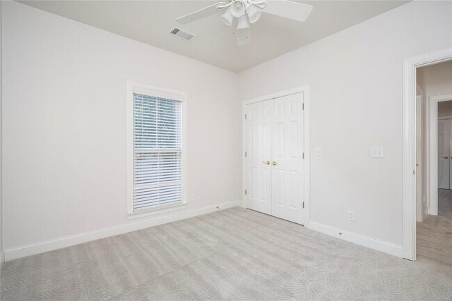Building Photo - 5540 Ash Grove Cir