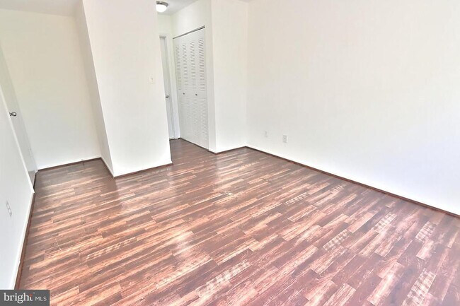 Building Photo - 1702 Ascot Way