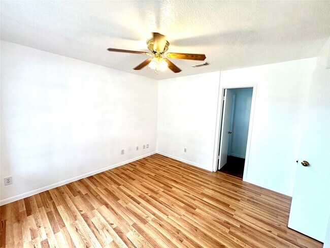 Building Photo - 2118 Westminister Rd