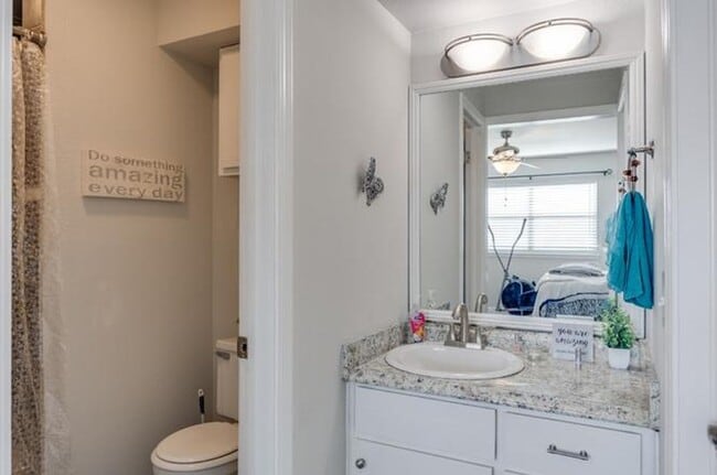 Building Photo - Charming duplex in eastern Norman