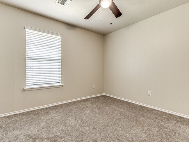 Building Photo - 3 Bedroom home in Deer Creek ISD - Montague/Sonador Addition - Community Pool