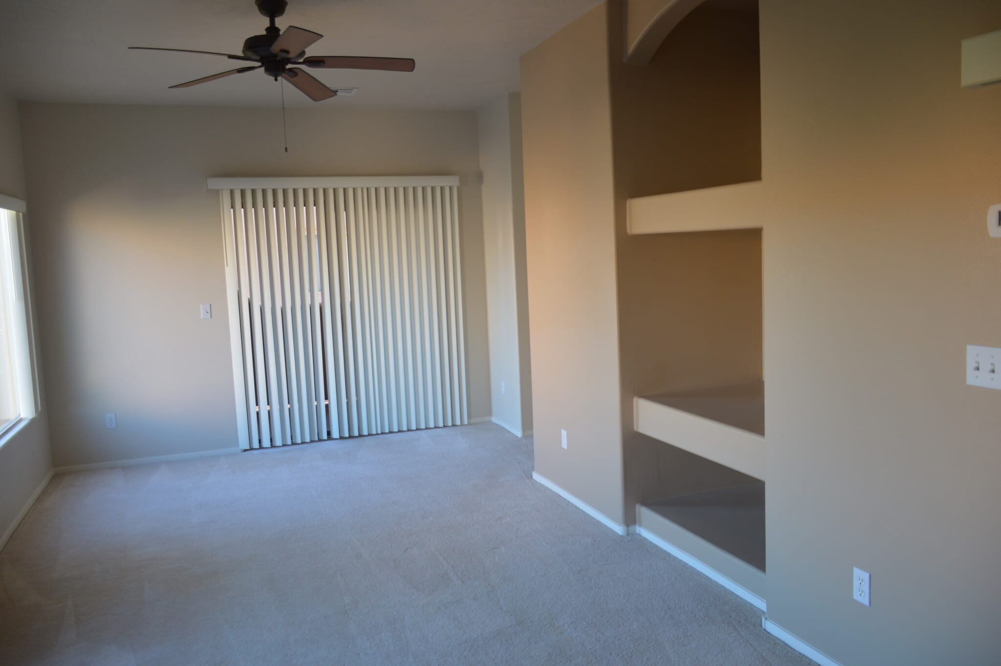 Building Photo - 724 Hardy Way