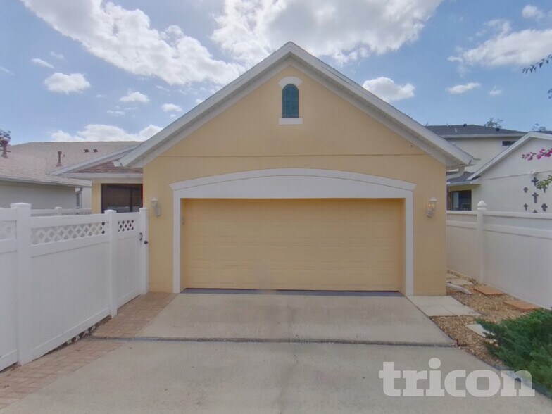 Building Photo - 204 Addington Dr