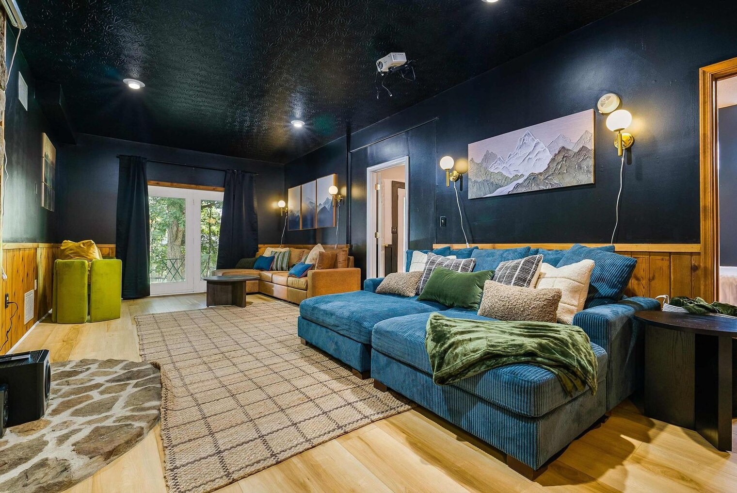 Building Photo - 2420 Hopkins Dr