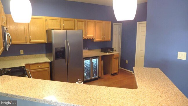 Building Photo - 1426 Nutwood Ct