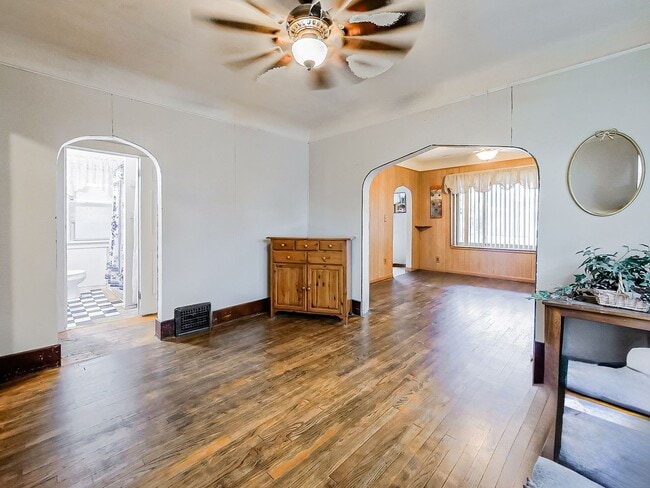 Building Photo - AVAILABLE NOW! SECTION 8 APPROVED! Charming 3-Bedroom Home in Warren!