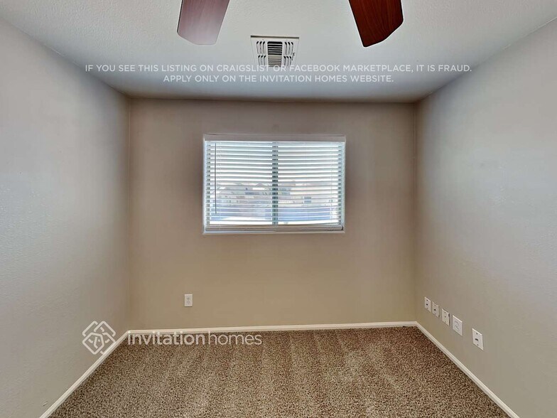 Building Photo - 1051 N 158th Ave