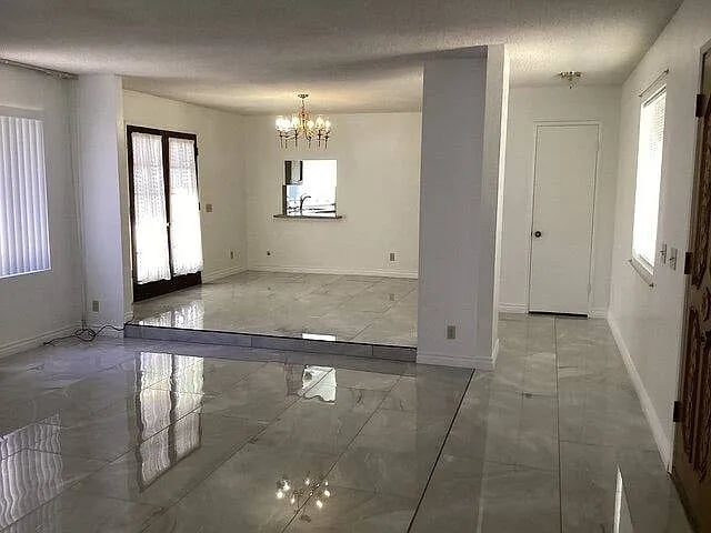 Building Photo - 540 Fairway Dr