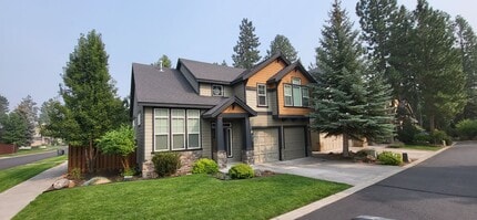Building Photo - 61112 Snowbrush Dr