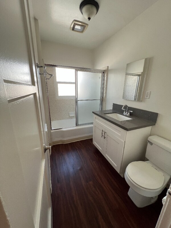 Building Photo - 209 W Maple St