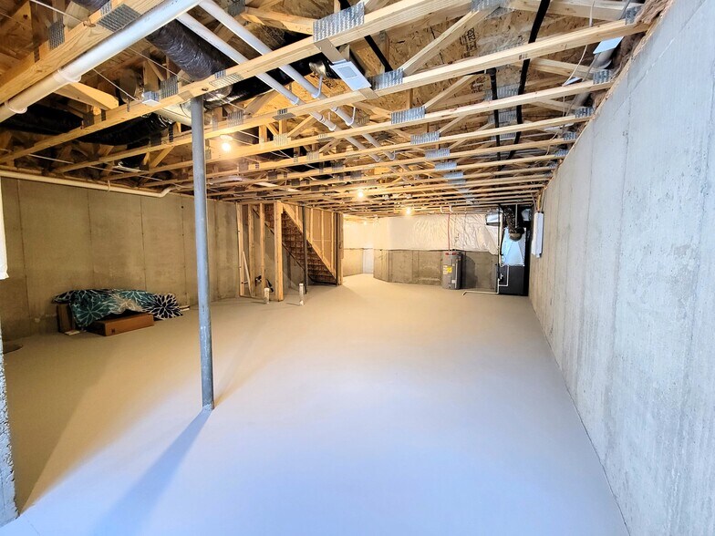Building Photo - 4709 Broomfield Way